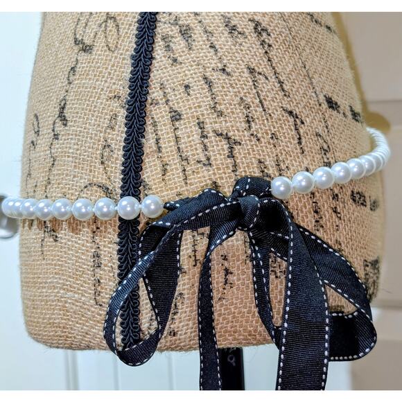 Vintage Contrasting Stitch Black Crossgrain Ribbon Pearl 77\